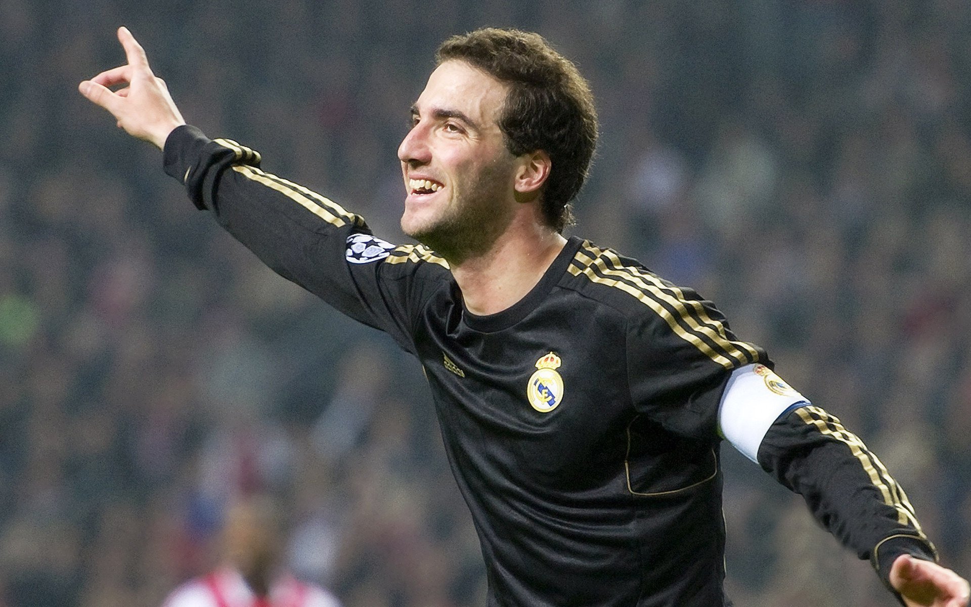 奥康纳的反击速度与传球精准,打破对手防线,josh 奥康纳